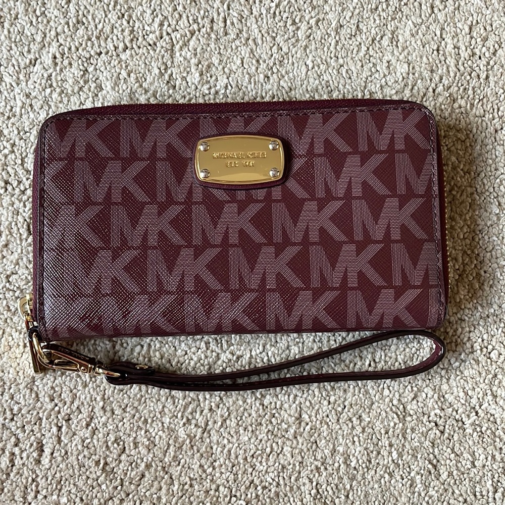 Michael Kors Wristlet
